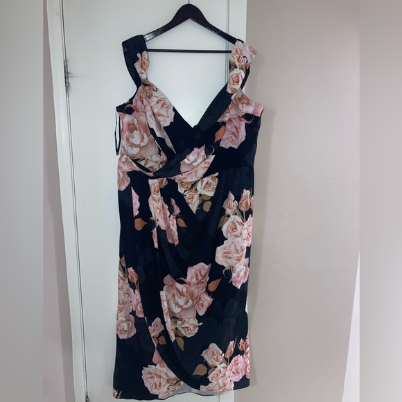 City Chic formal dress - Picture 1 of 2